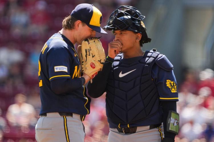 BASEBALL-MLB-CIN-MIL/