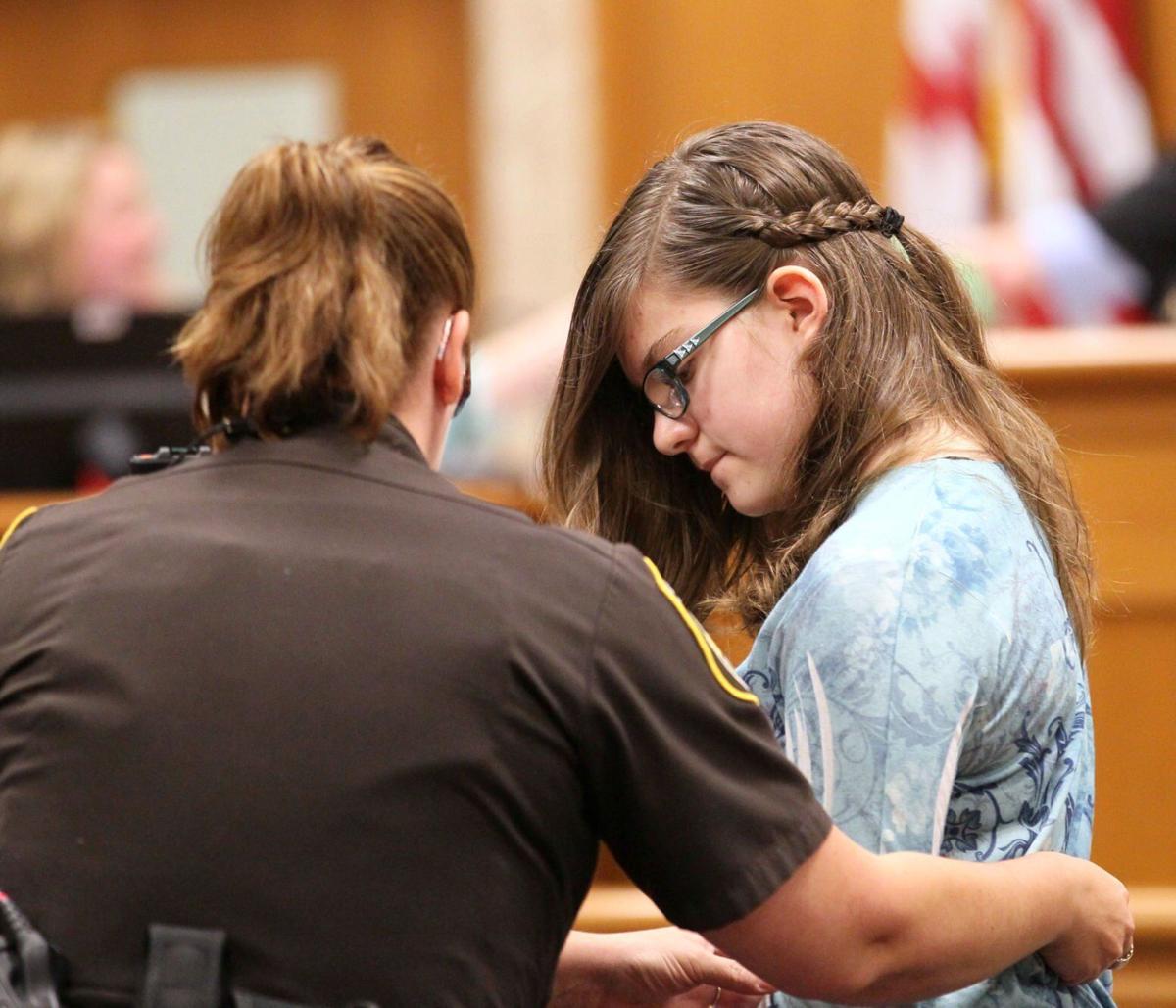 Anissa Weier in court, Slender Man case, MJS photo
