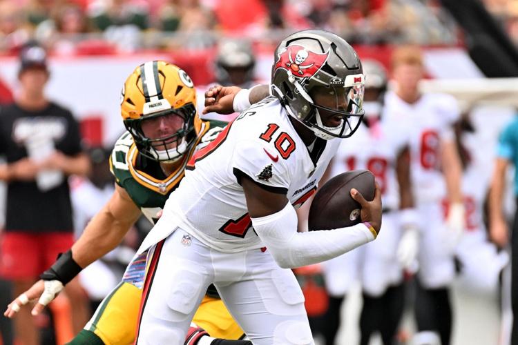 FOOTBALL-NFL-TB-GB/