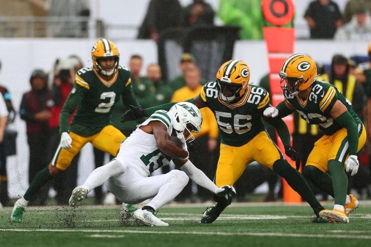 FOOTBALL-NFL-NYJ-GB/