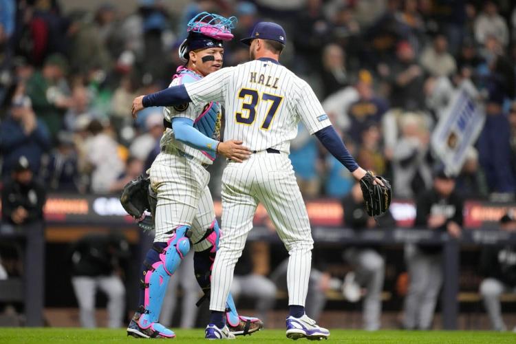 White Sox Brewers Baseball