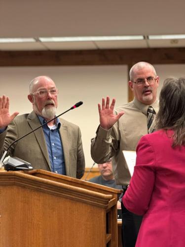 McReynolds, Hoffman take oath of office