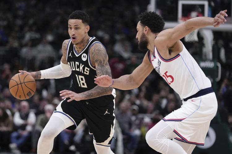 Clippers Bucks Basketball