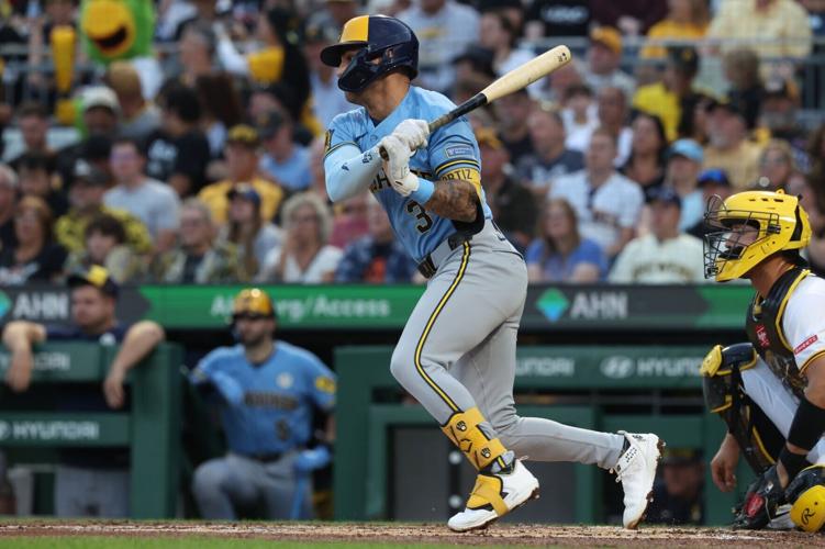 BASEBALL-MLB-PIT-MIL/