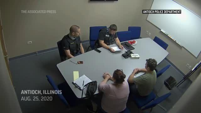 Video: Kyle Rittenhouse with arresting officers | National ...