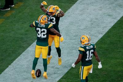 FOOTBALL-NFL-DEN-GB/