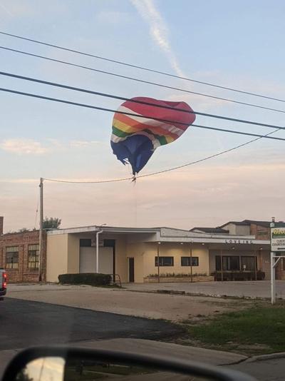 Air balloon crashes in Burlington