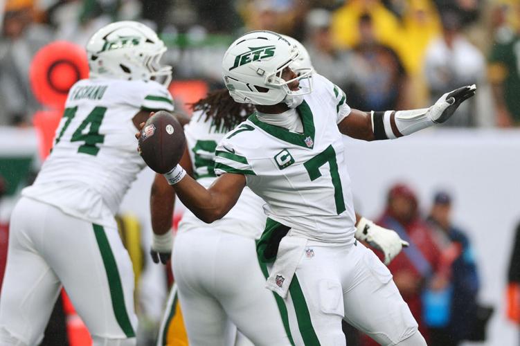 FOOTBALL-NFL-NYJ-GB/