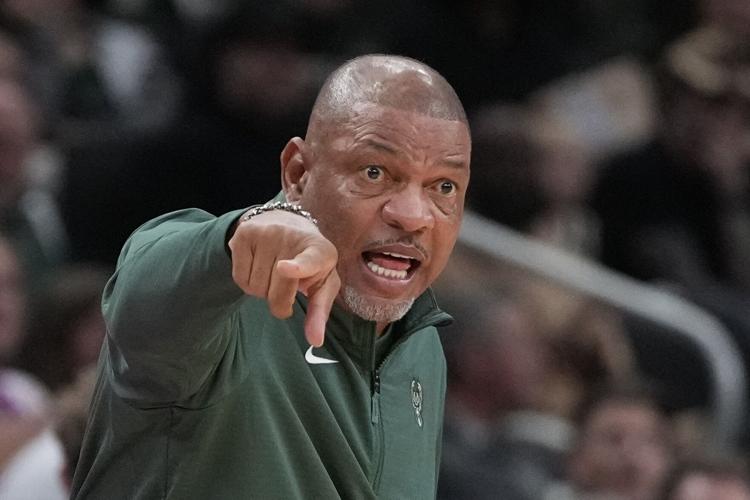 Lakers Bucks Basketball