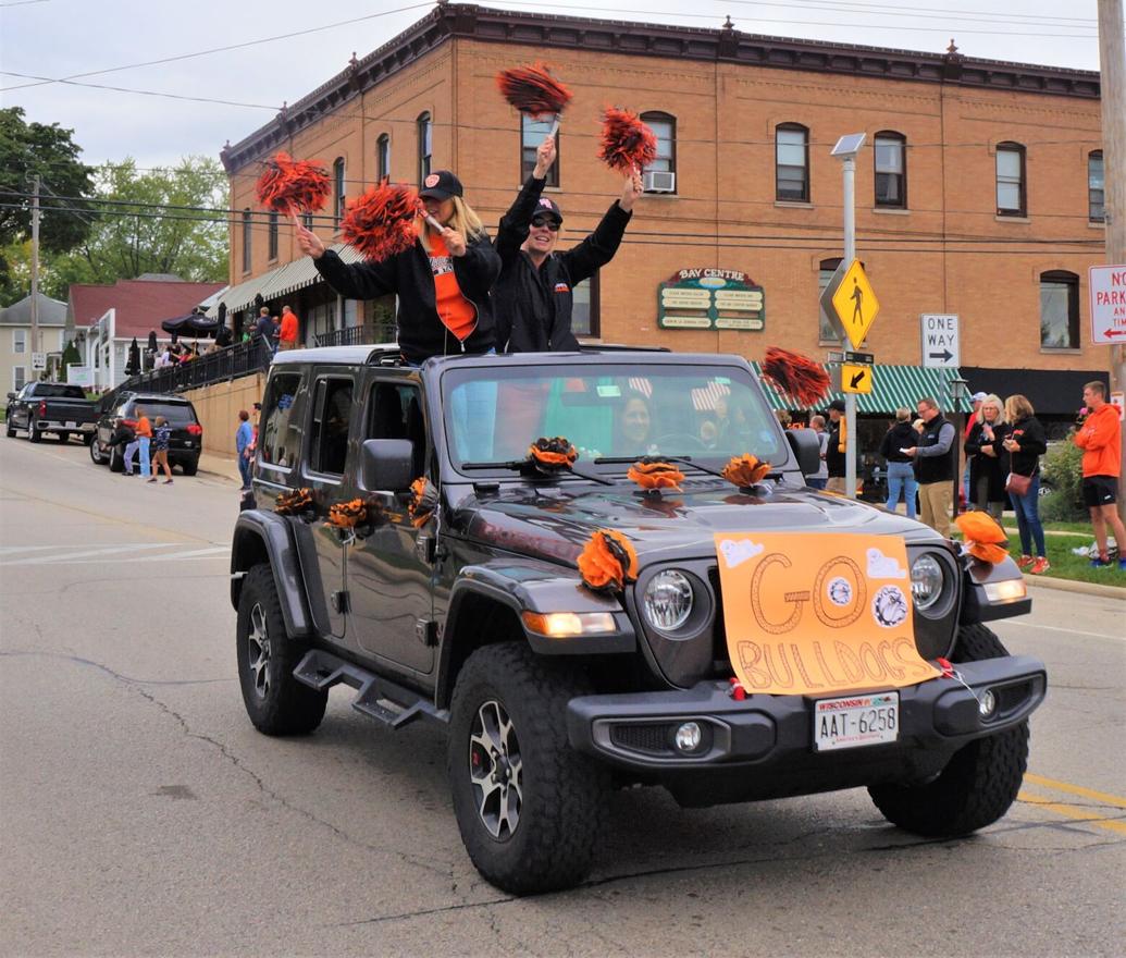 Williams Bay High School 2022 Parade 'Dancing Through the