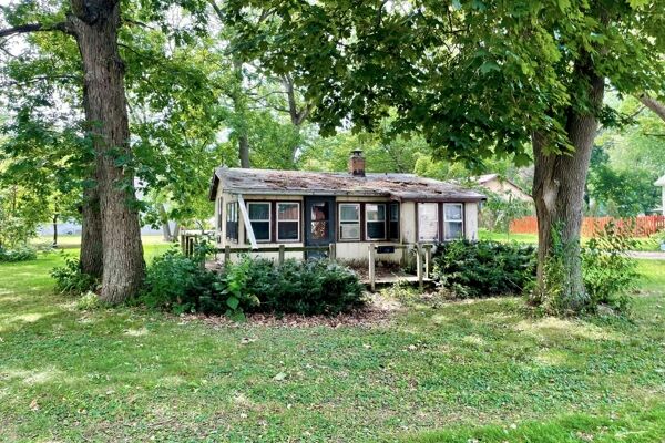 1 Bedroom Home in Delavan - $99,000