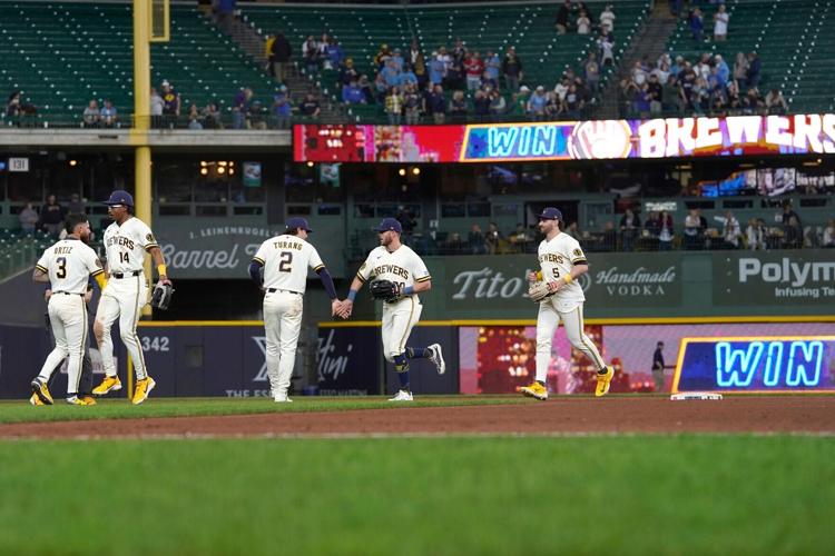 Blue Jays Brewers Baseball
