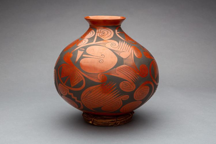 Gloria Hernandez vase