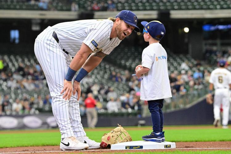 BASEBALL-MLB-MIL-PIT/