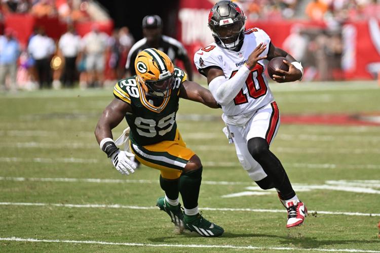 FOOTBALL-NFL-TB-GB/