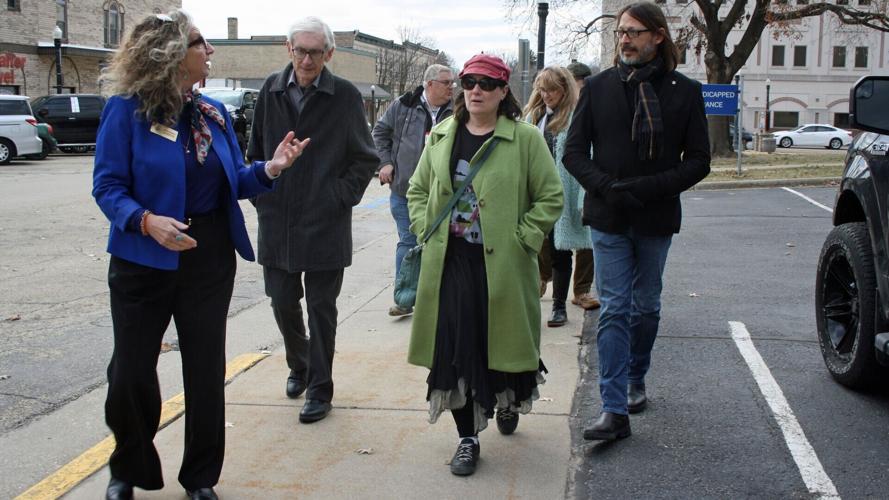 DeSanto shows her hometown