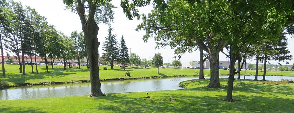 High Ridge Centre pond