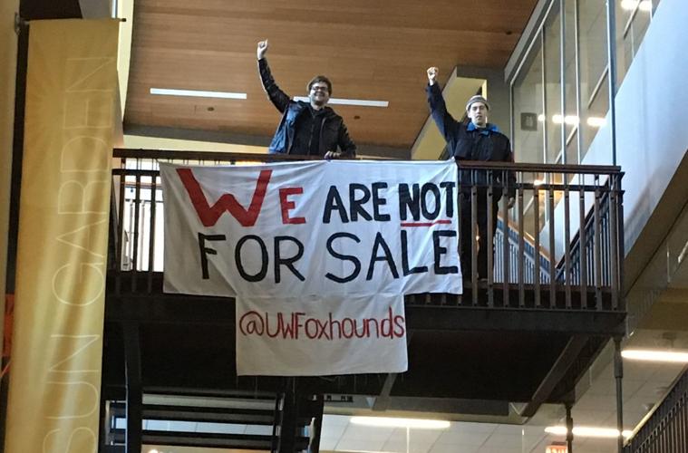 031819-wsj-news-foxhounds