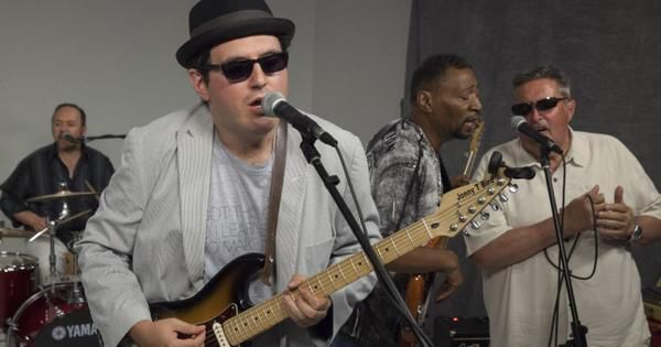 Jonny T-Bird and the MPs