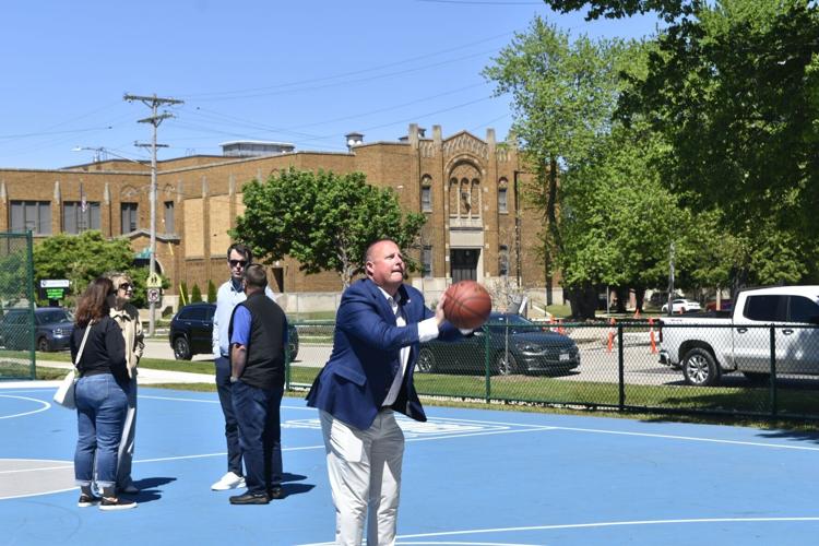 Mayor Bogdala at basketball court