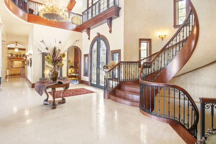 Black Point Manor - town of Linn - spiral staircase