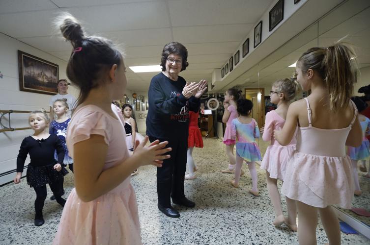 Betty Hayes-Baxter with students