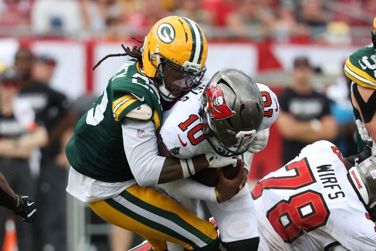 FOOTBALL-NFL-TB-GB/