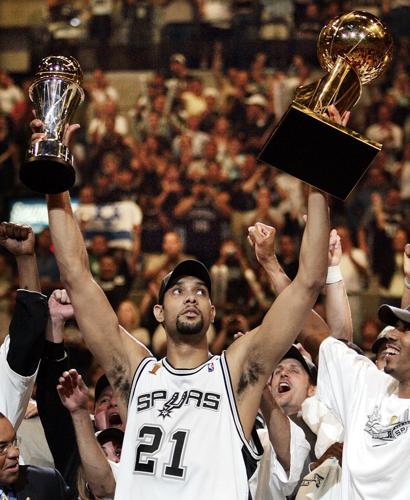 2005: Tim Duncan leads San Antonio Spurs to Game 7 win in NBA Finals