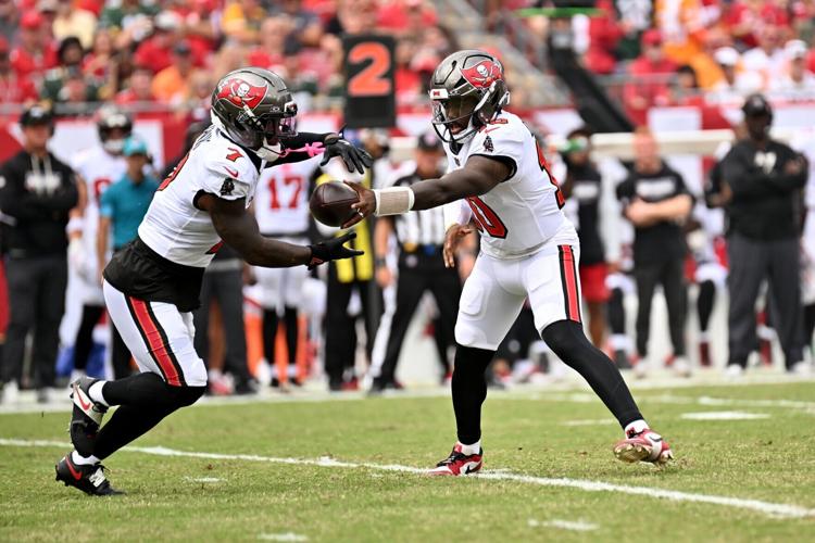 FOOTBALL-NFL-TB-GB/