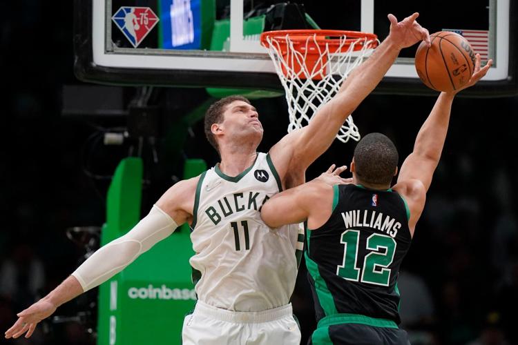 bucks jump photo