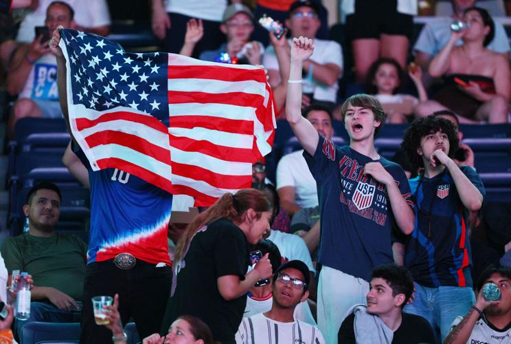 SOCCER-WORLDCUP-USA-PRY/FANS-NEWYORK