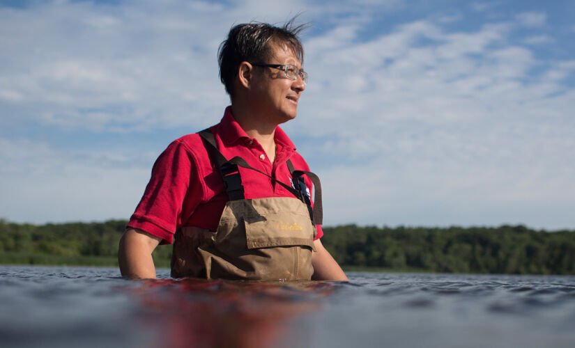 Chin Wu in field