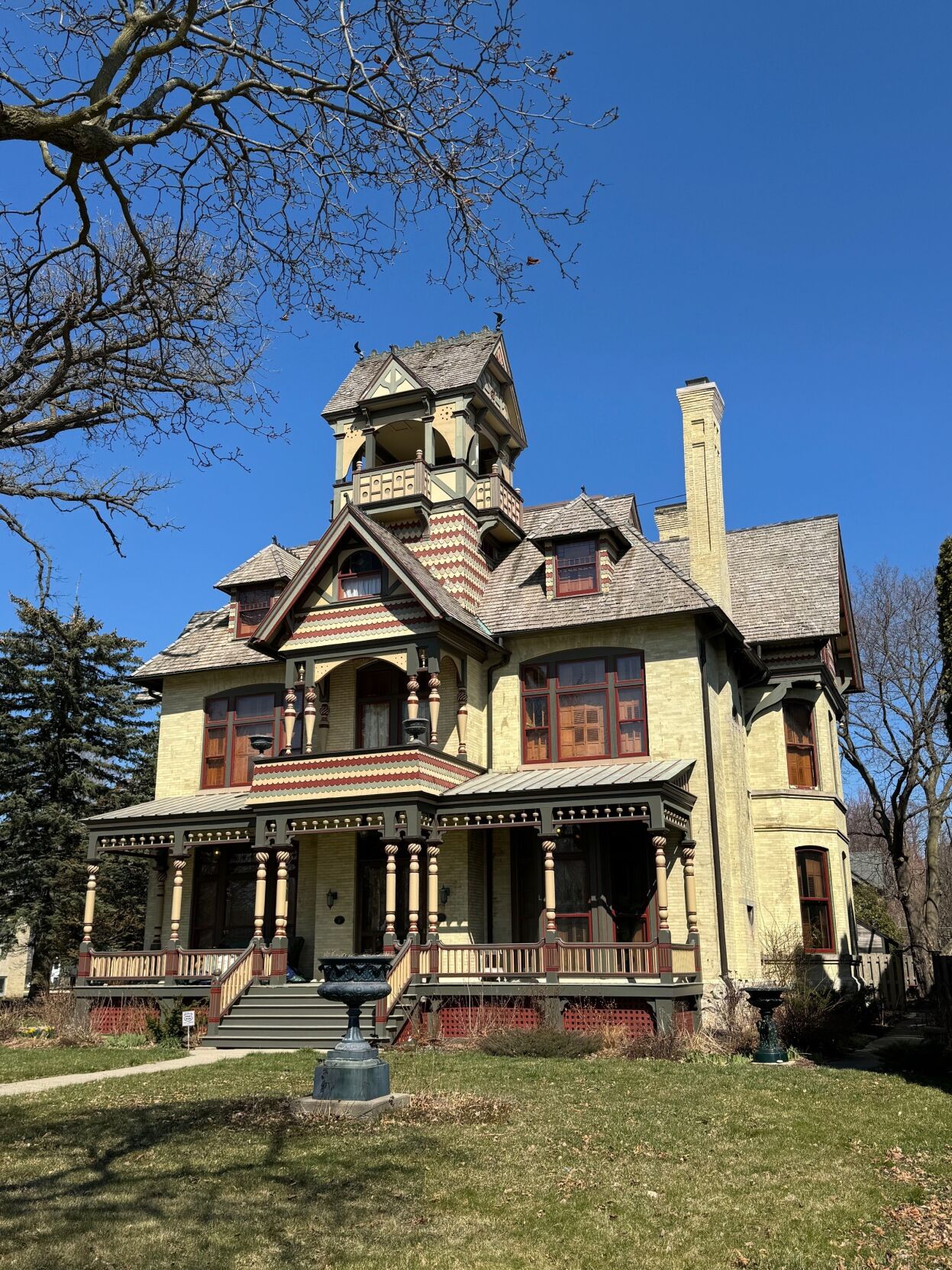 A.H. Allyn Mansion, 511 E. Walworth Ave., Delavan