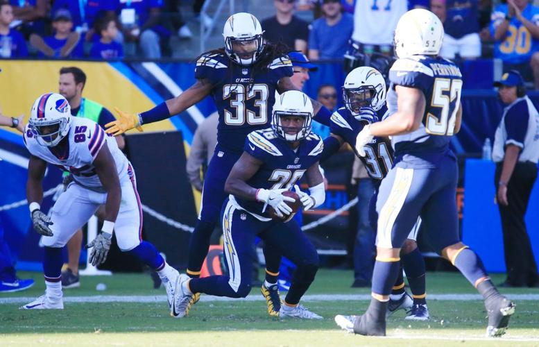 DPB67KFW0AIqysM Bills Chargers Casey Hayward (copy)