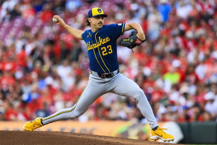 BASEBALL-MLB-CIN-MIL/