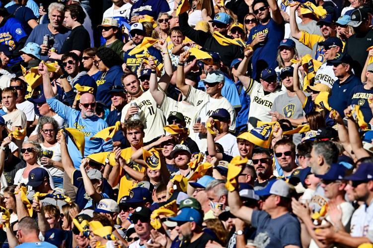 BASEBALL-MLB-MIL-SD/