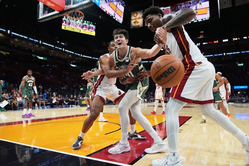 Bucks Heat Basketball