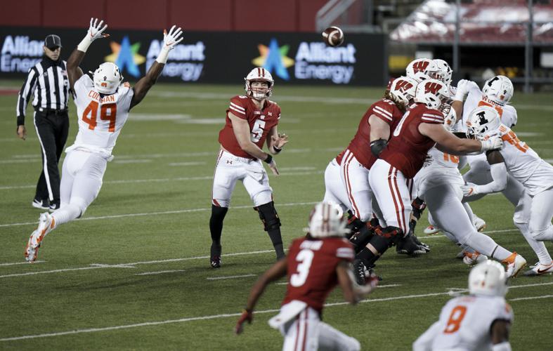 Graham Mertz - UW vs. Illinois
