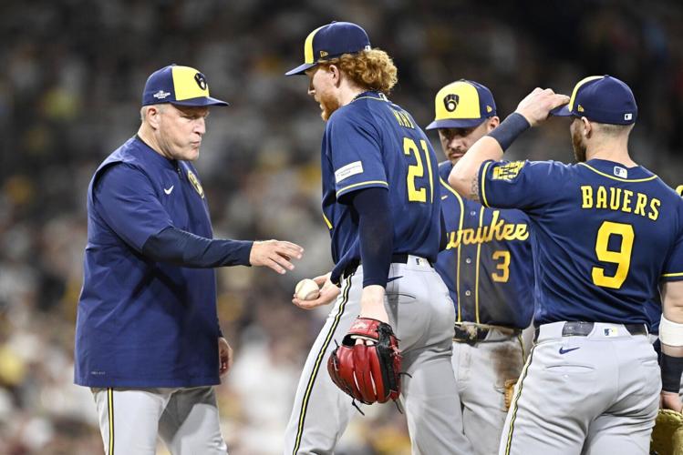 BASEBALL-MLB-SD-MIL/