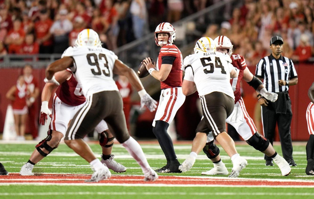 Photos Wisconsin opens football season vs. Western Michigan