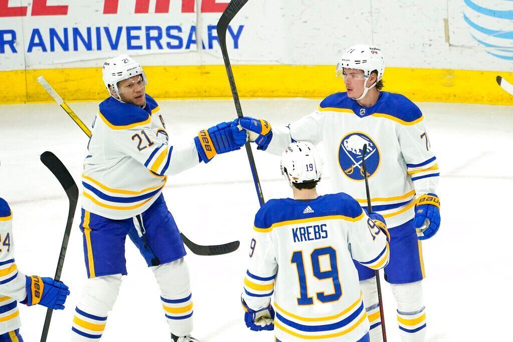 Sabres Blackhawks Hockey