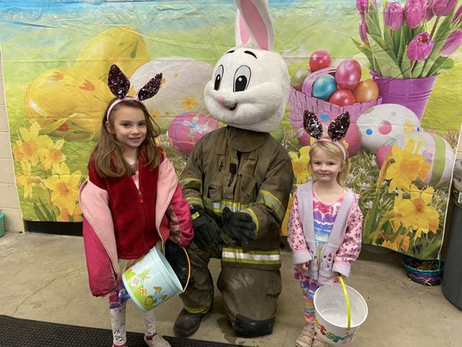 Lyons Easter Bunny with kids