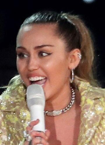 Wisconsin-Dolly-Song-Banned