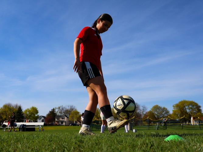042226-WaylandSoccerPlayers-0007-04282026102804.jpg