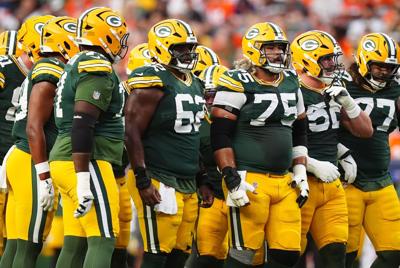 FOOTBALL-NFL-DEN-GB/