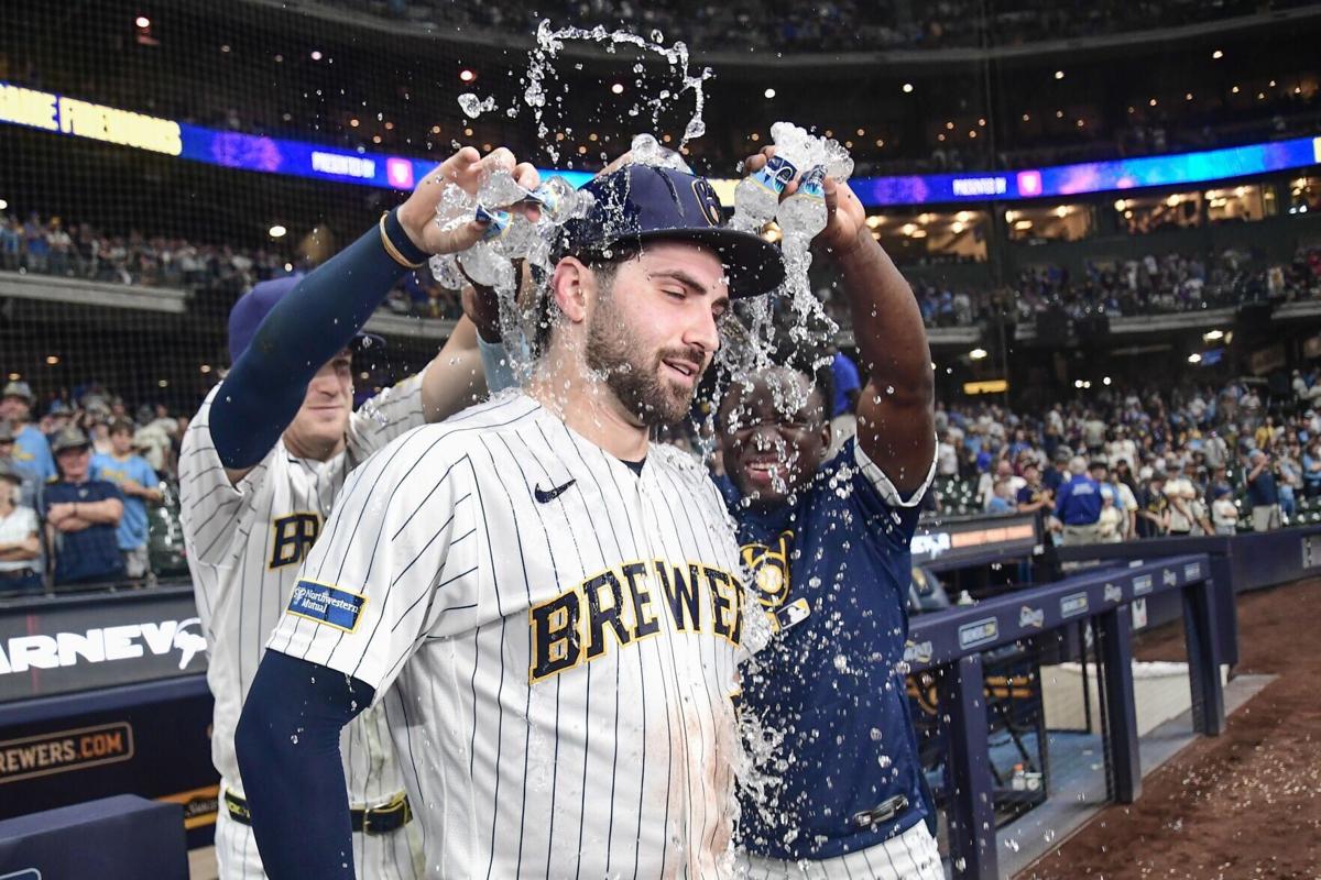 BASEBALL-MLB-MIL-CIN/