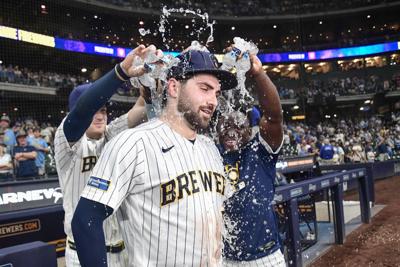 BASEBALL-MLB-MIL-CIN/