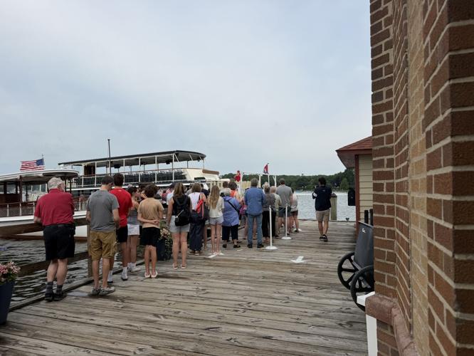 Line for Mailboat Tour