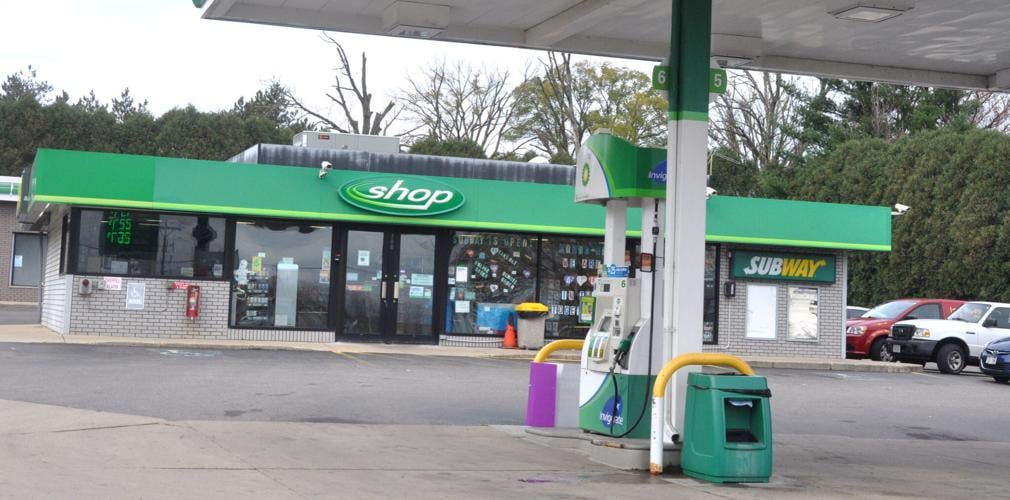 A proposal to demolish an existing gas station/convenience store has received initial approval