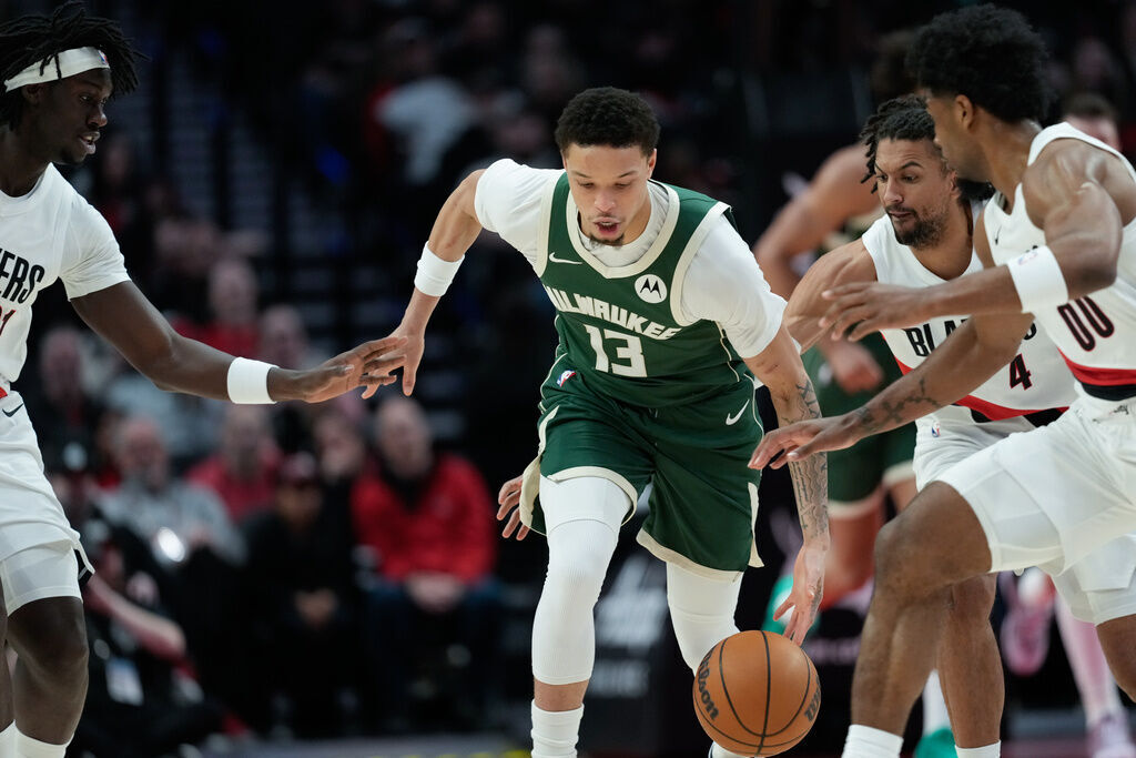 Bucks Trail Blazers Basketball